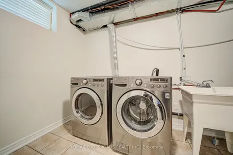 24 Lynn Road Toronto ON M1N 2A4