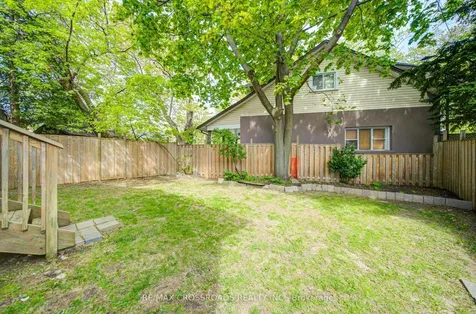 24 Lynn Road Toronto ON M1N 2A4