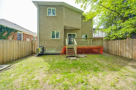 24 Lynn Road Toronto ON M1N 2A4