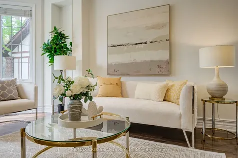 24 Lynn Road Toronto ON M1N 2A4