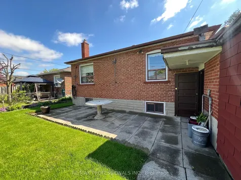 4 Vauxhall Drive Toronto ON M1P 1P7