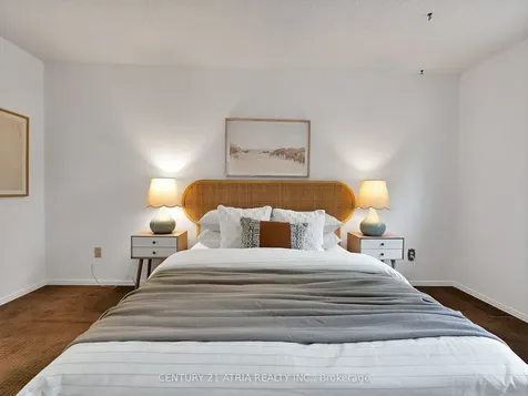 21 Longbow Square Toronto ON M1W 2W6