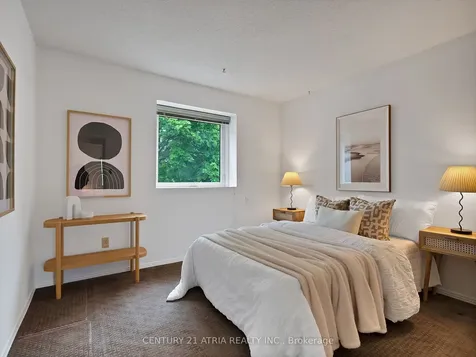 21 Longbow Square Toronto ON M1W 2W6