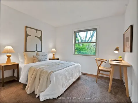 21 Longbow Square Toronto ON M1W 2W6