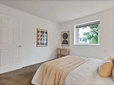 21 Longbow Square Toronto ON M1W 2W6