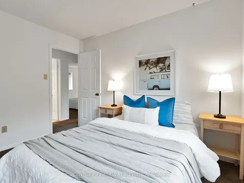 21 Longbow Square Toronto ON M1W 2W6