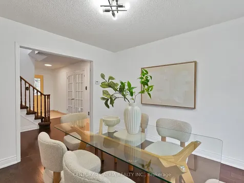 21 Longbow Square Toronto ON M1W 2W6