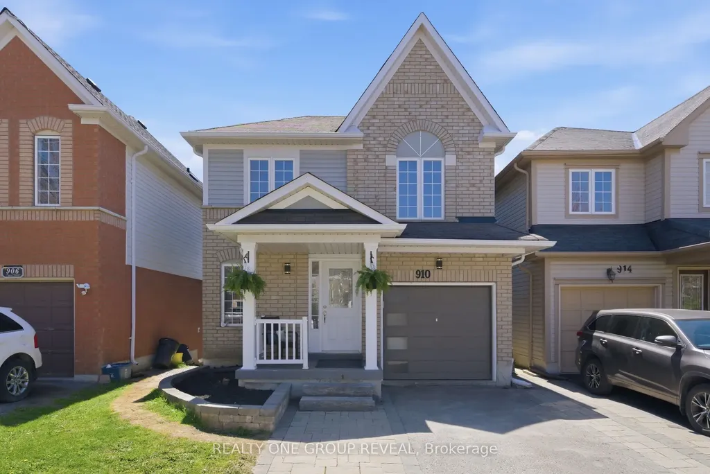 910 Taggart Crescent Oshawa ON L1K 0E5