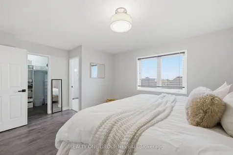 910 Taggart Crescent Oshawa ON L1K 0E5
