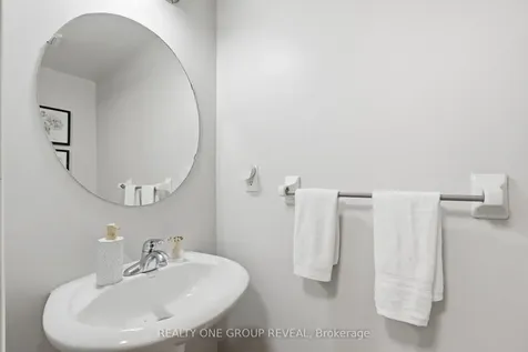 910 Taggart Crescent Oshawa ON L1K 0E5