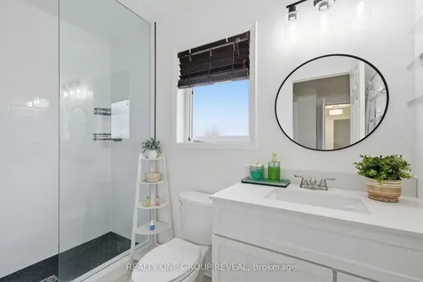910 Taggart Crescent Oshawa ON L1K 0E5