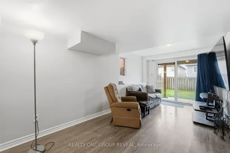 910 Taggart Crescent Oshawa ON L1K 0E5