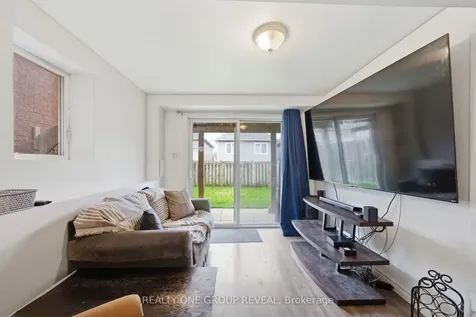 910 Taggart Crescent Oshawa ON L1K 0E5