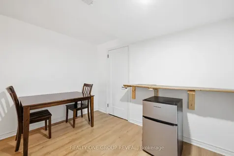 910 Taggart Crescent Oshawa ON L1K 0E5