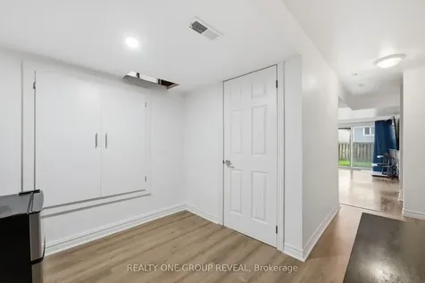 910 Taggart Crescent Oshawa ON L1K 0E5
