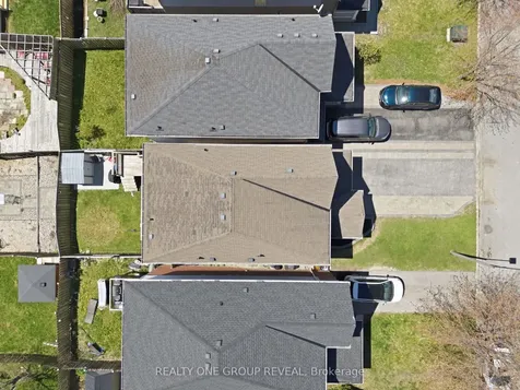 910 Taggart Crescent Oshawa ON L1K 0E5