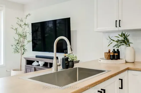 1250 St.martins Drive Pickering ON L1W 0A2