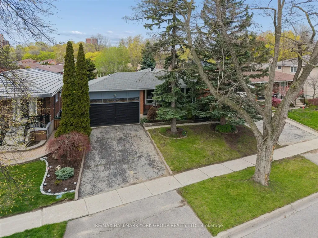 30 Briarbluff Avenue Toronto ON M1E 3H3