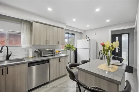 30 Briarbluff Avenue Toronto ON M1E 3H3