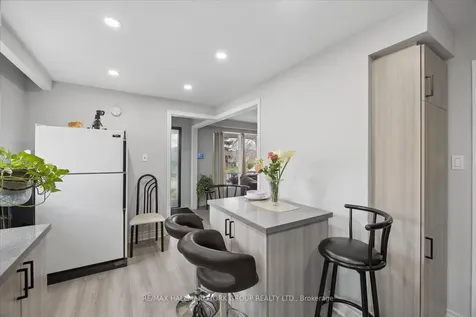 30 Briarbluff Avenue Toronto ON M1E 3H3