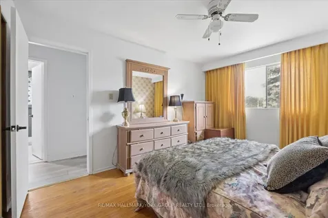 30 Briarbluff Avenue Toronto ON M1E 3H3