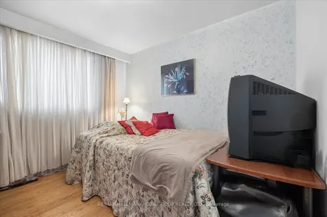 30 Briarbluff Avenue Toronto ON M1E 3H3