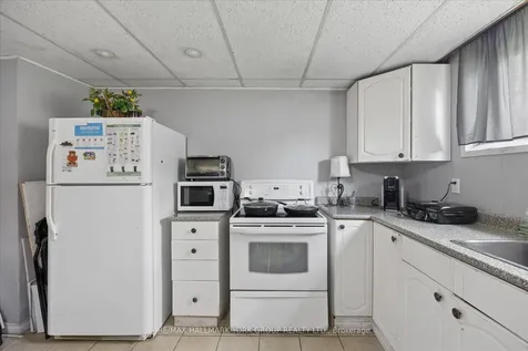 30 Briarbluff Avenue Toronto ON M1E 3H3