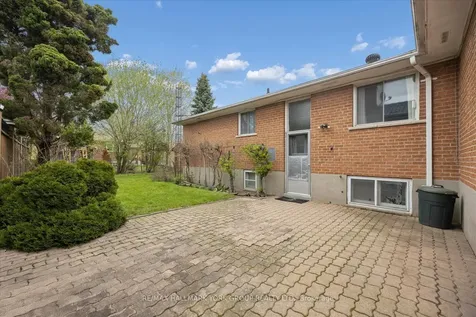 30 Briarbluff Avenue Toronto ON M1E 3H3