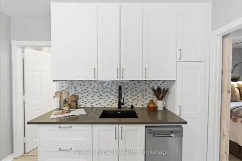 239 Verdun Road Oshawa ON L1H 5T1