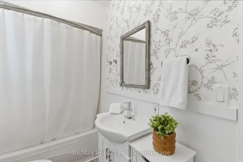 239 Verdun Road Oshawa ON L1H 5T1