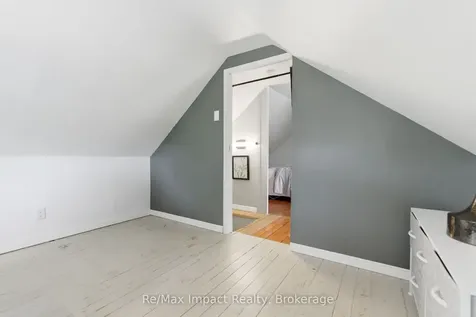 239 Verdun Road Oshawa ON L1H 5T1