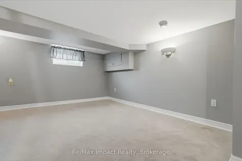 239 Verdun Road Oshawa ON L1H 5T1