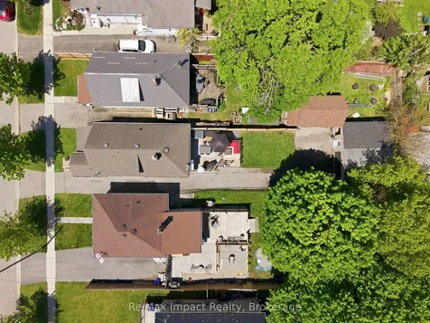 239 Verdun Road Oshawa ON L1H 5T1