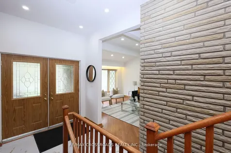 83 Pegasus Trail Toronto ON M1G 3N8