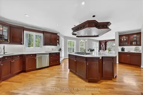 885 Baylawn Drive Pickering ON L1X 2N7