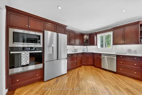 885 Baylawn Drive Pickering ON L1X 2N7