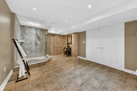 885 Baylawn Drive Pickering ON L1X 2N7