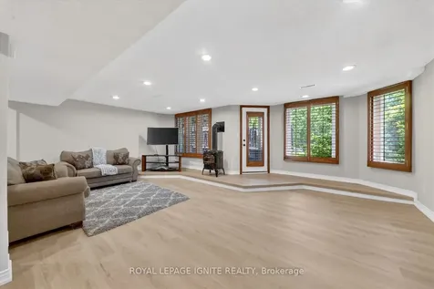 885 Baylawn Drive Pickering ON L1X 2N7