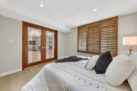 885 Baylawn Drive Pickering ON L1X 2N7