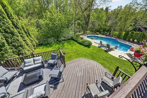 885 Baylawn Drive Pickering ON L1X 2N7
