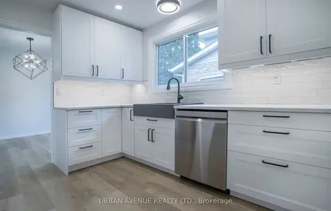 329 Cooper Court Oshawa ON L1J 6V4