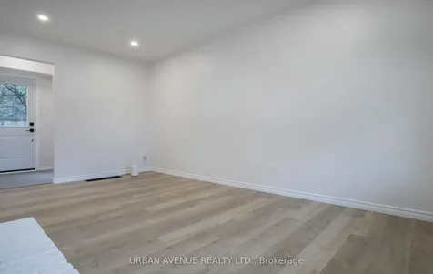 329 Cooper Court Oshawa ON L1J 6V4