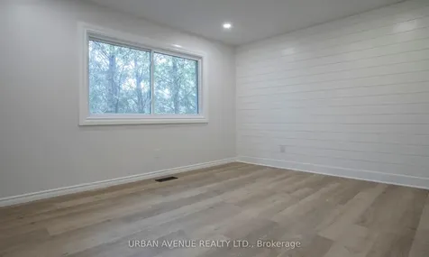 329 Cooper Court Oshawa ON L1J 6V4
