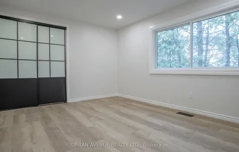 329 Cooper Court Oshawa ON L1J 6V4