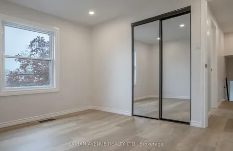 329 Cooper Court Oshawa ON L1J 6V4