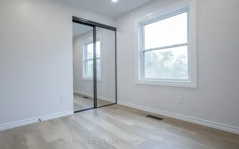 329 Cooper Court Oshawa ON L1J 6V4