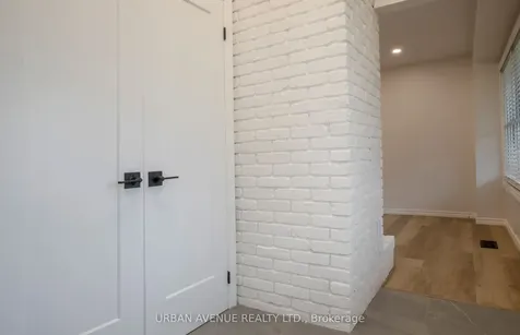 329 Cooper Court Oshawa ON L1J 6V4