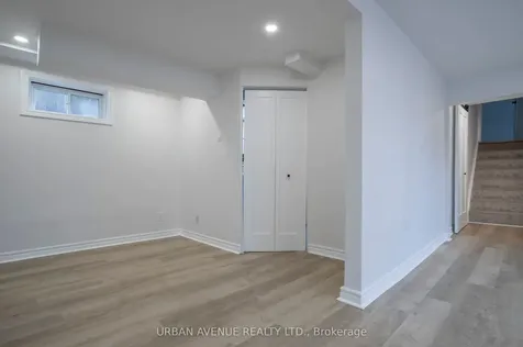 329 Cooper Court Oshawa ON L1J 6V4