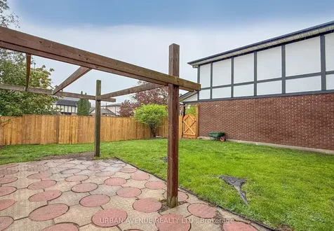329 Cooper Court Oshawa ON L1J 6V4