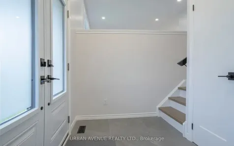 329 Cooper Court Oshawa ON L1J 6V4